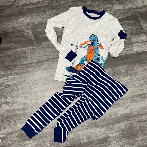 New Carters 4pc Dragon pjs - Picture 10 of 10